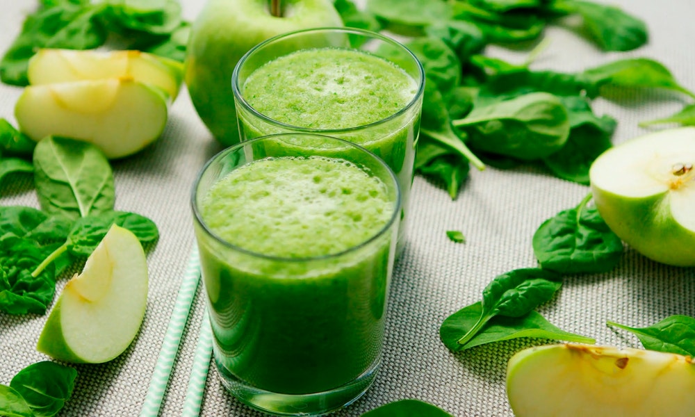 Cucumber apple mint smoothie is one of the healthy delicious smoothie recipes you should know about