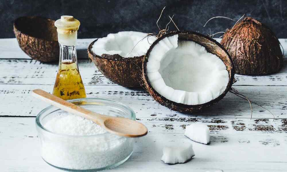 Coconut oil is the most common oil used, but others such as sesame oil can be used as well.